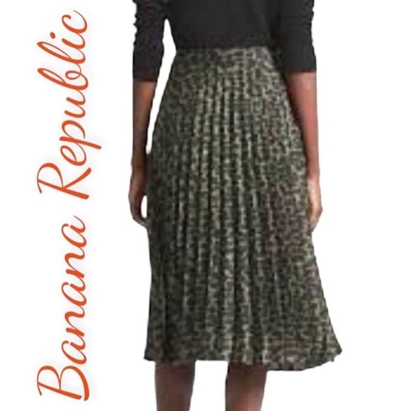 BANANA REPUBLIC Satin Pleated Cheetah Animal Print Midi Skirt, Size 12P - Picture 3 of 9